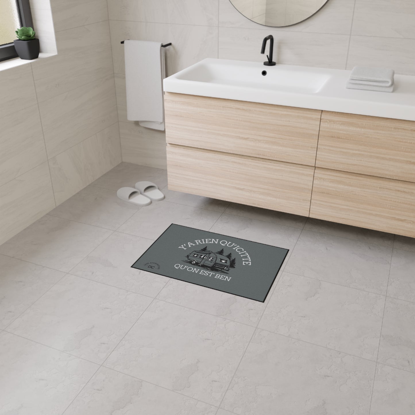 Tapis Camping-Inspired Heavy Duty Floor Mat - 'Y'a Rien Qu'icitte Qu'on Est Ben'