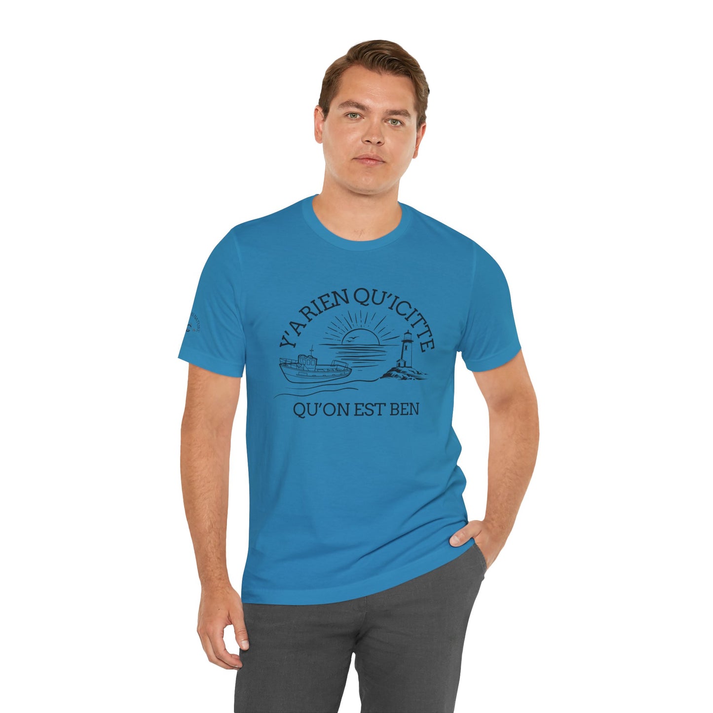 Sunset Sailboat Unisex Tee - Y'a rien qu'icitte Qu'on est ben - Crée_ation Nature DC