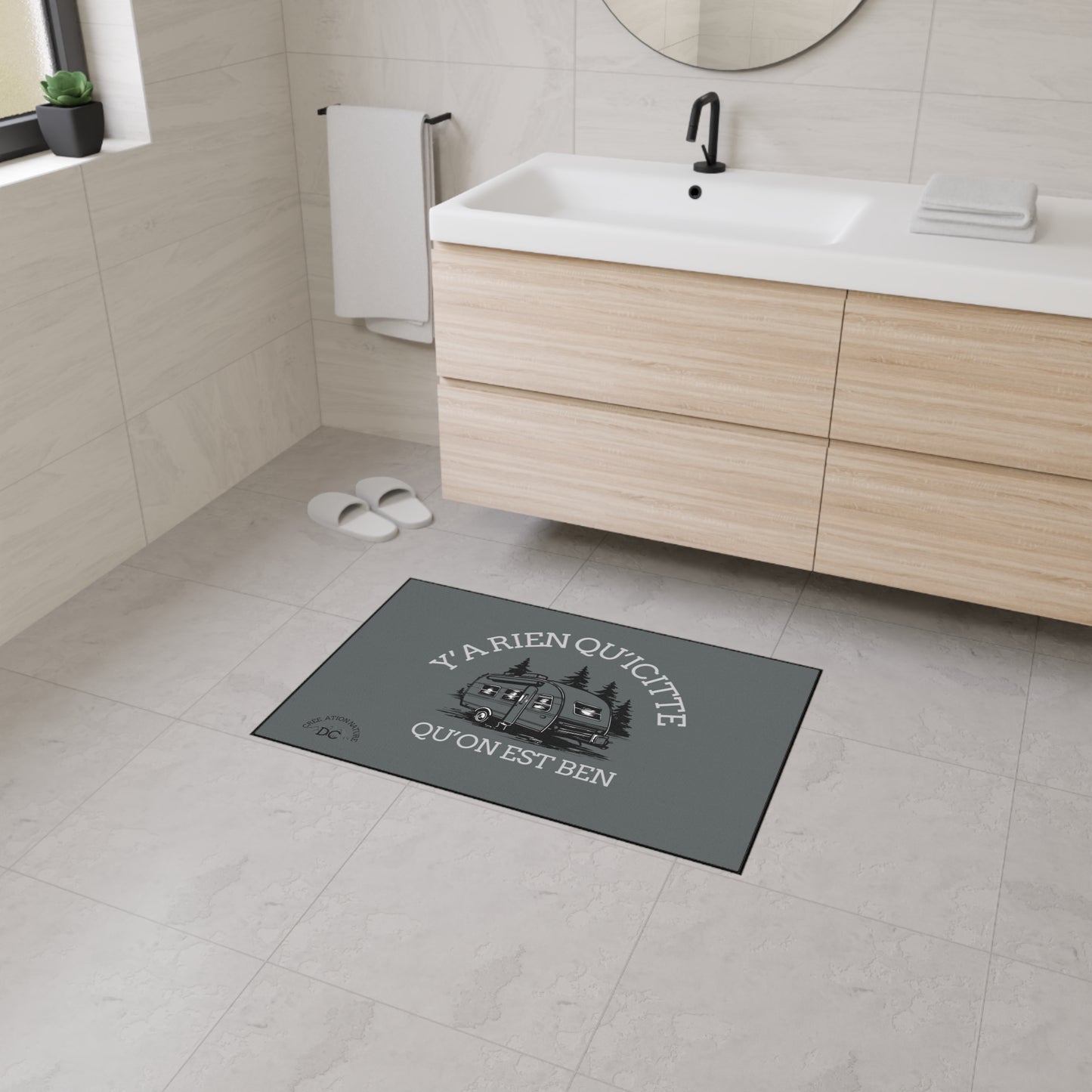 Tapis Camping-Inspired Heavy Duty Floor Mat - 'Y'a Rien Qu'icitte Qu'on Est Ben'