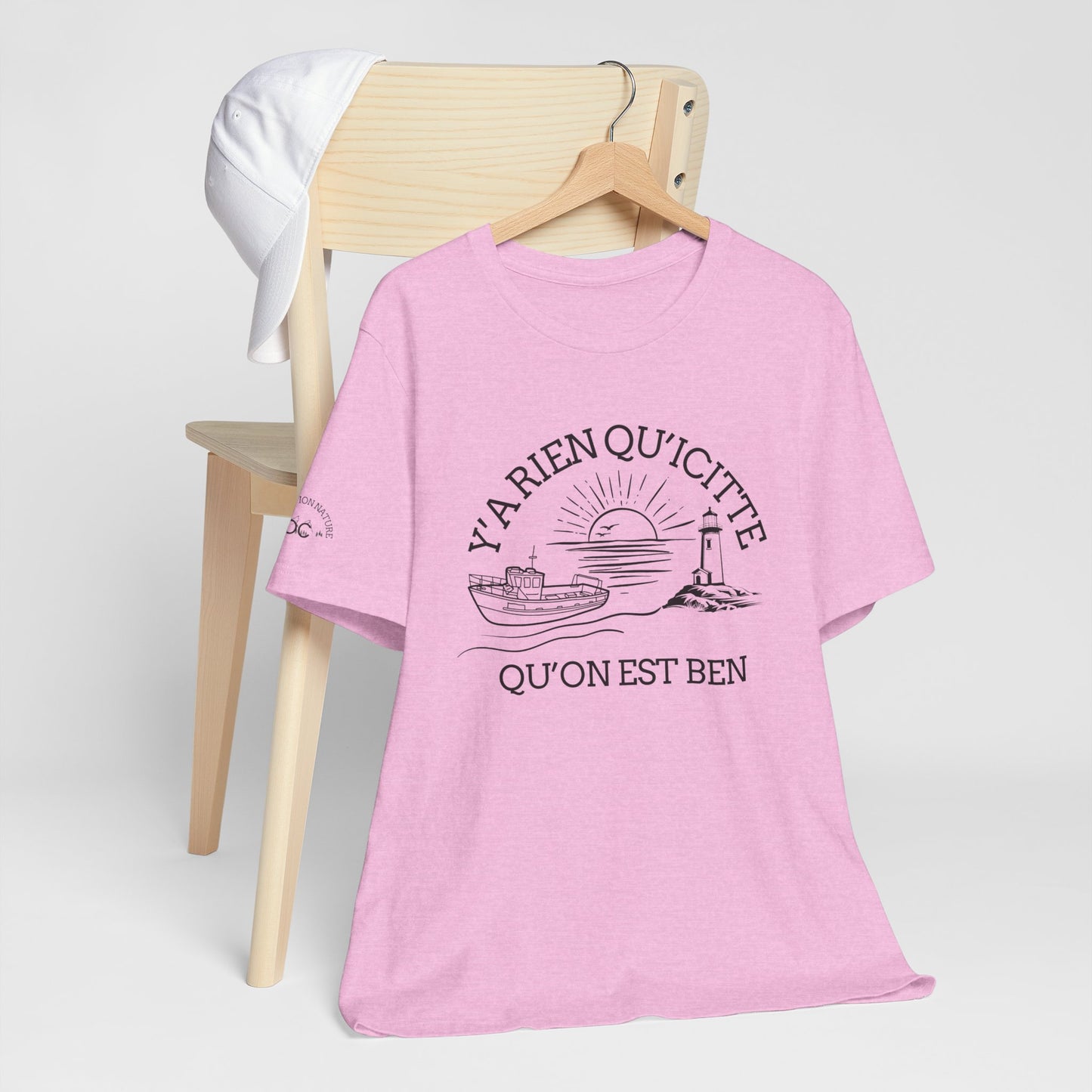 Sunset Sailboat Unisex Tee - Y'a rien qu'icitte Qu'on est ben - Crée_ation Nature DC