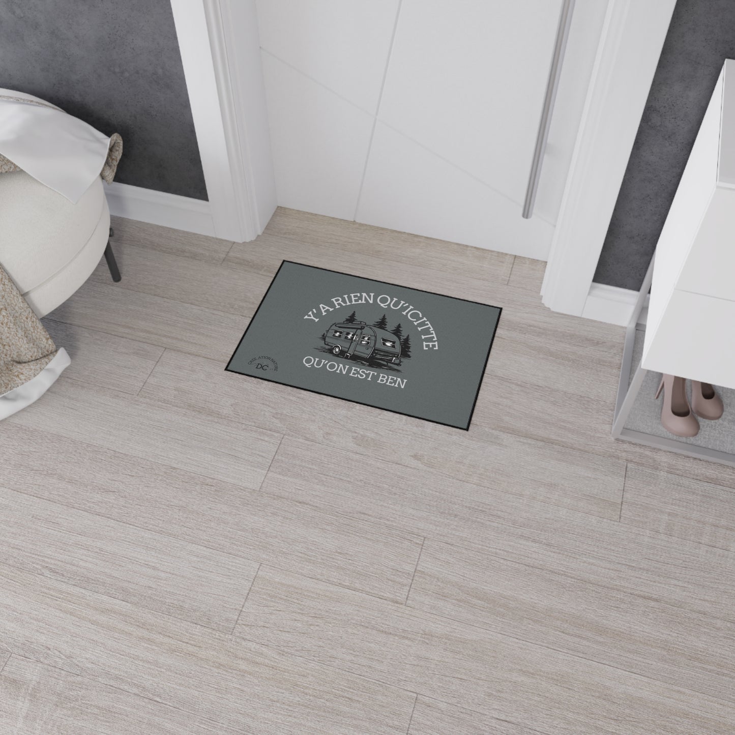 Tapis Camping-Inspired Heavy Duty Floor Mat - 'Y'a Rien Qu'icitte Qu'on Est Ben'
