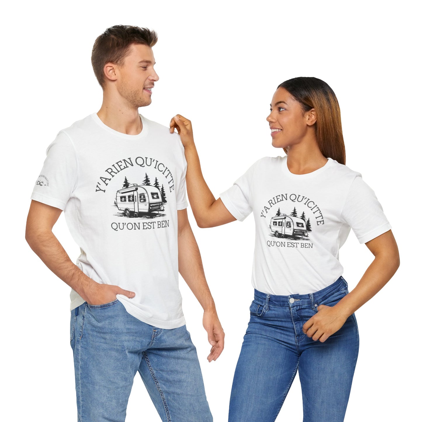 Camping Adventure Unisex Tee - 'Y A RIEN QU'ICITTE' - Crée_ation Nature DC