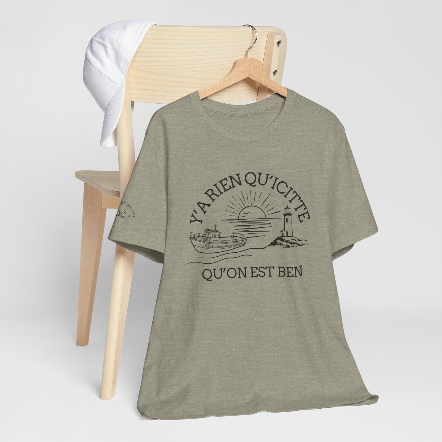 Sunset Sailboat Unisex Tee - Y'a rien qu'icitte Qu'on est ben - Crée_ation Nature DC
