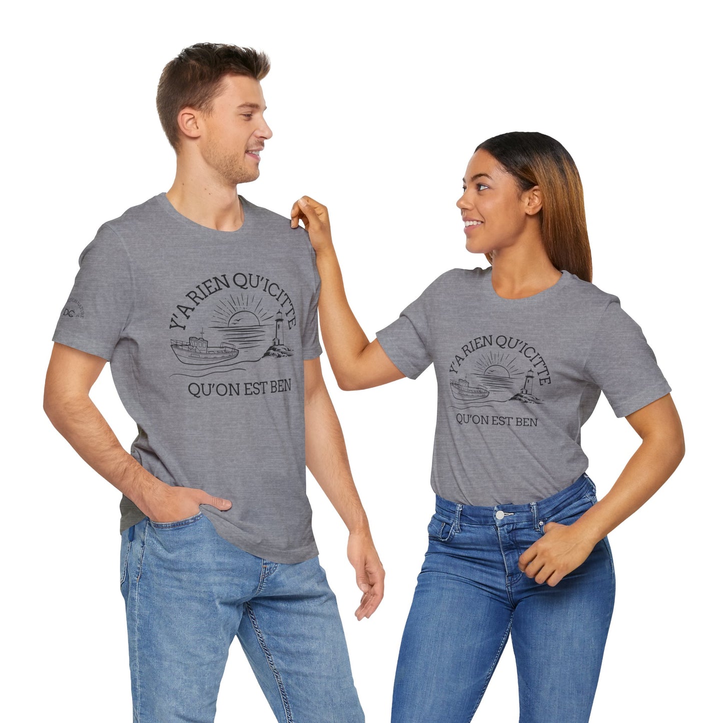Sunset Sailboat Unisex Tee - Y'a rien qu'icitte Qu'on est ben - Crée_ation Nature DC