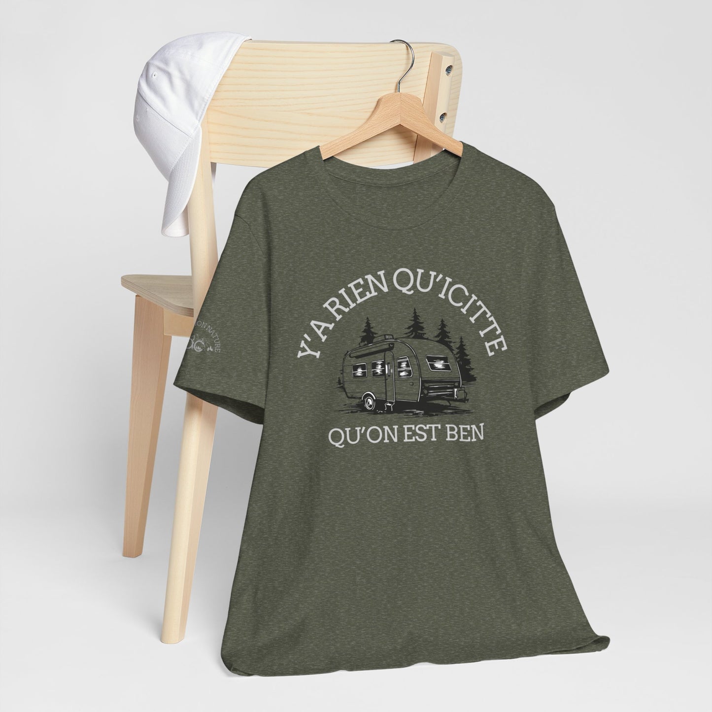 Retro Camping Graphic Tee - "Y'a Rien Quitté" - Crée_ation Nature DC