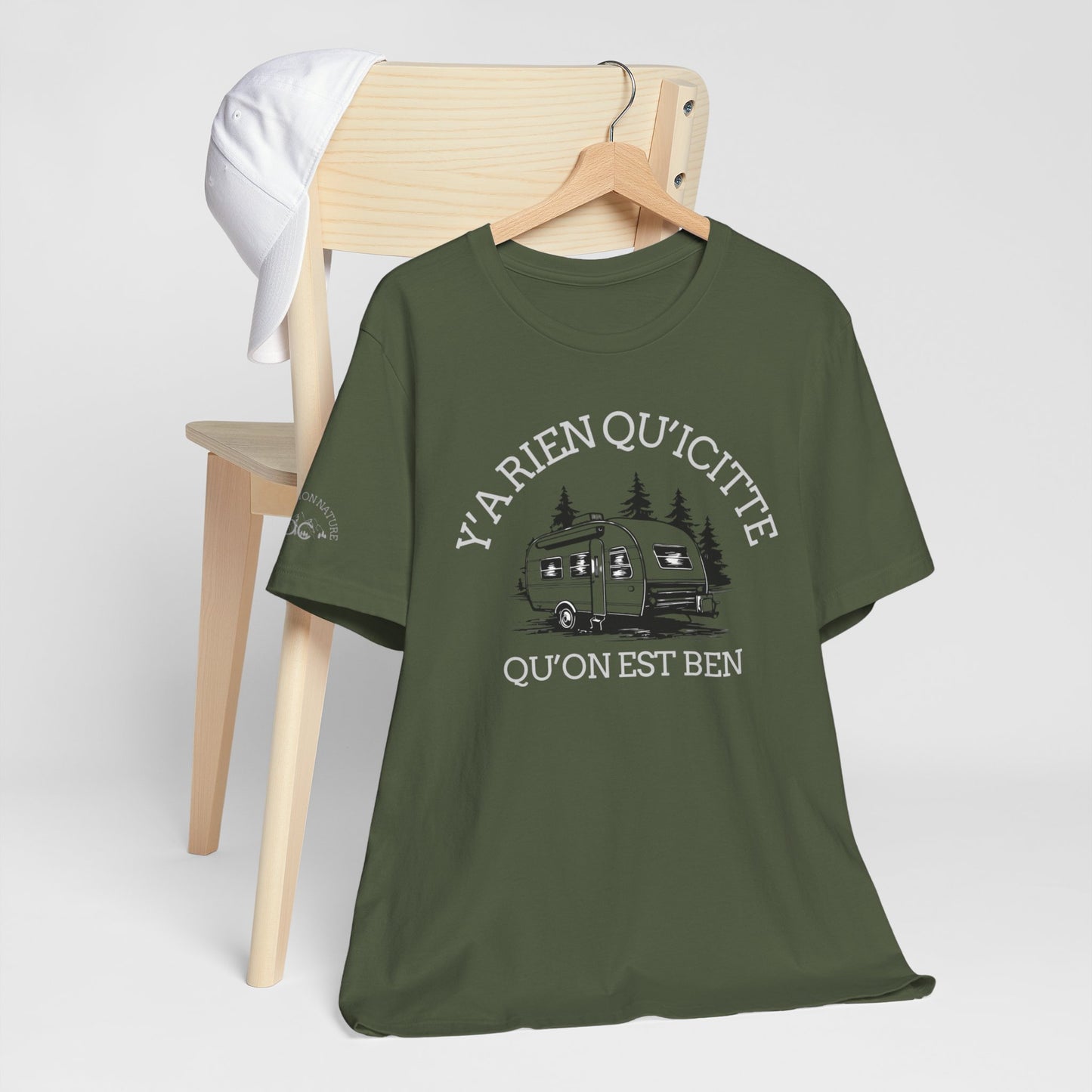 Retro Camping Graphic Tee - "Y'a Rien Quitté" - Crée_ation Nature DC
