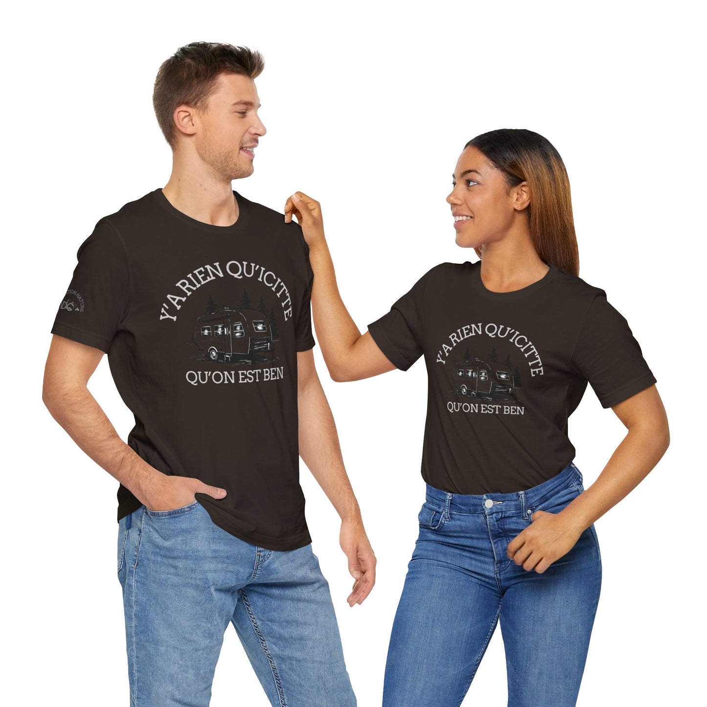 Retro Camping Graphic Tee - "Y'a Rien Quitté" - Crée_ation Nature DC
