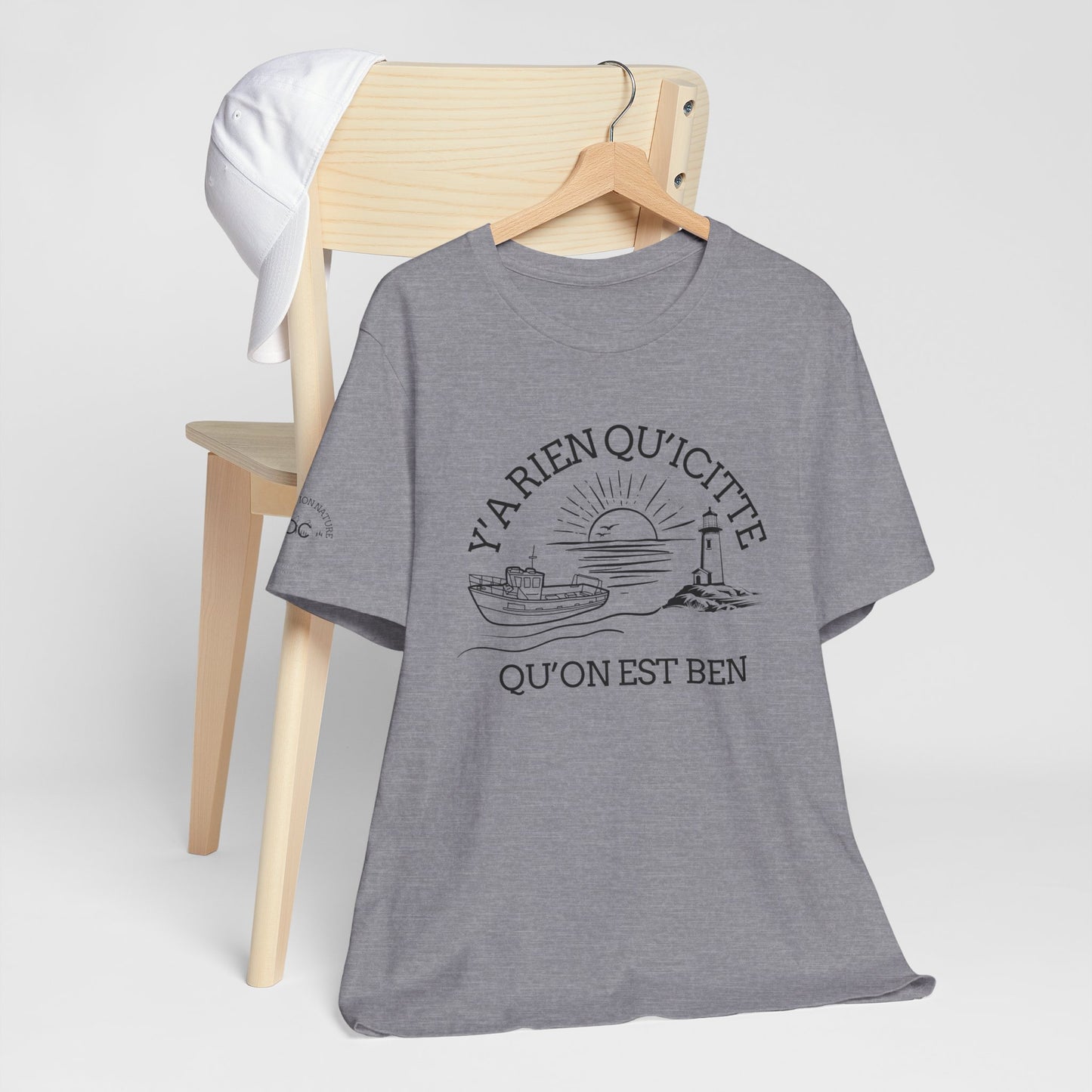 Sunset Sailboat Unisex Tee - Y'a rien qu'icitte Qu'on est ben - Crée_ation Nature DC