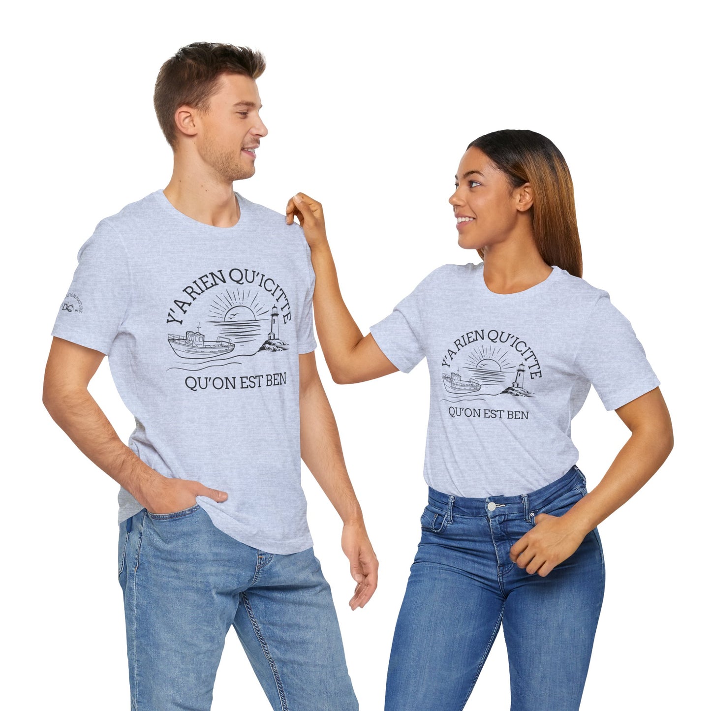 Sunset Sailboat Unisex Tee - Y'a rien qu'icitte Qu'on est ben - Crée_ation Nature DC