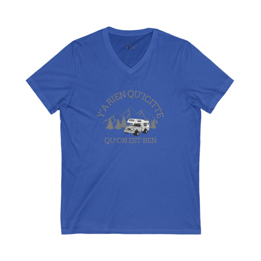 t-shirt unisexe en jersey à col en VAdventure Spirit Unisex V-Neck Tee -Crée_Ation Nature DC
