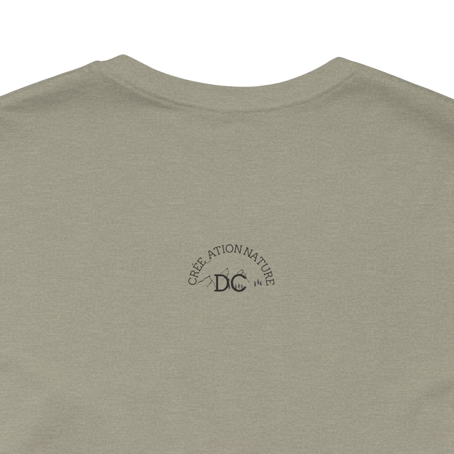 Adventure Spirit Unisex Short Sleeve Tee – 'Y'a Rien Qu'Icitte' Design-Crée_ation Nature DC