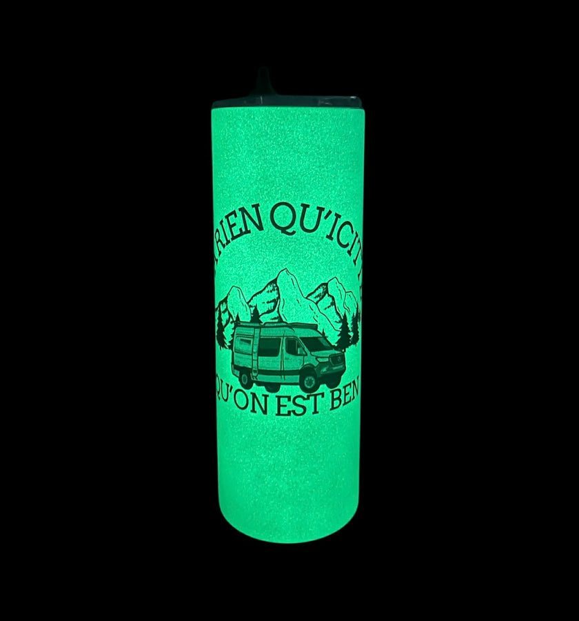 Bouteille isolée, Glow and the Dark  