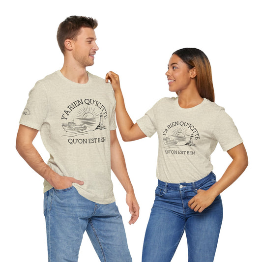 Sunset Sailboat Unisex Tee - Y'a rien qu'icitte Qu'on est ben - Crée_ation Nature DC