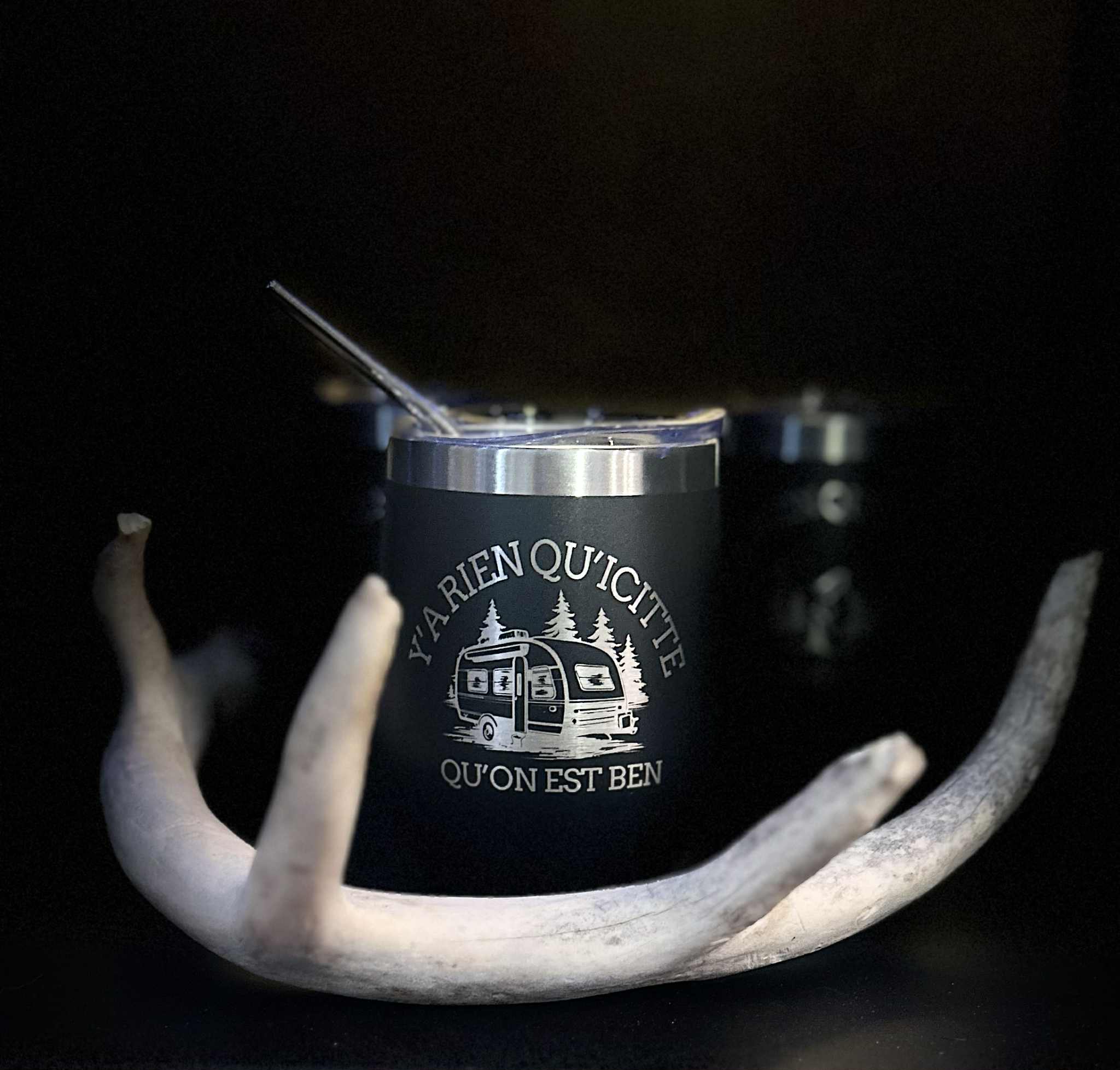 Tasse isolée gravé au laser 