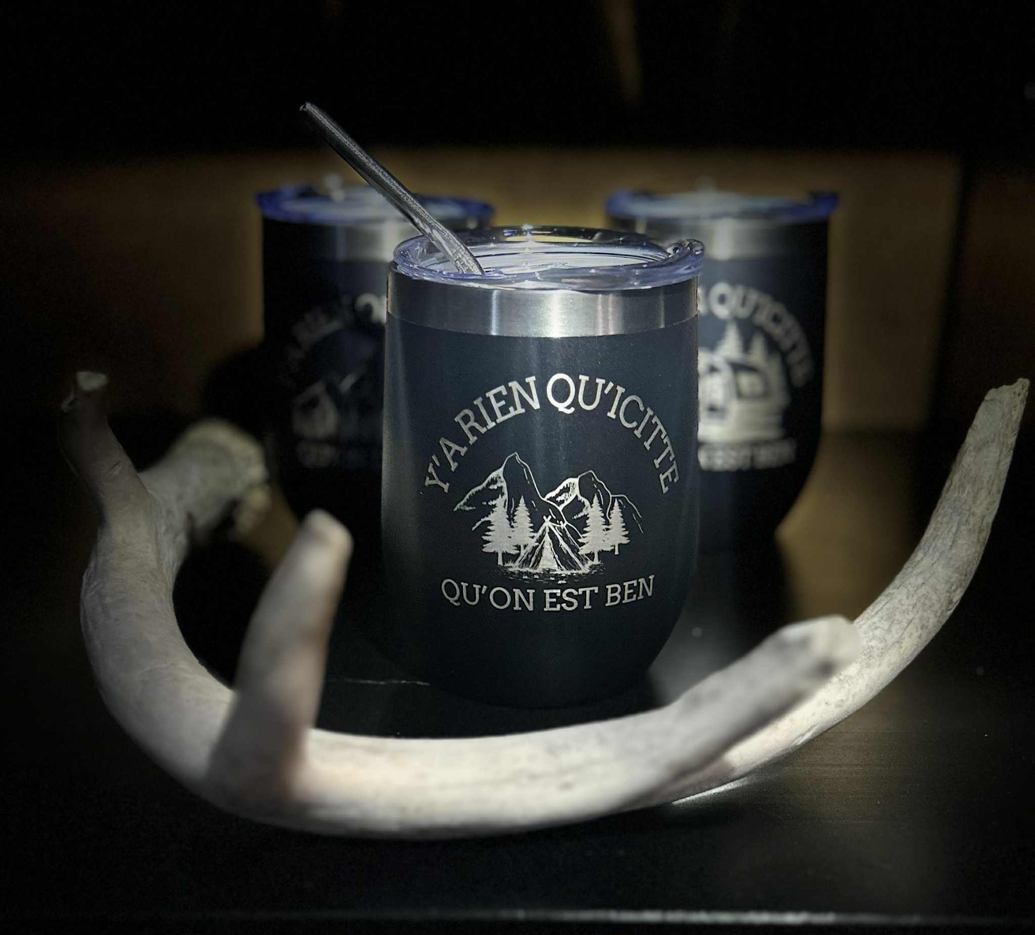 Tasse isolée gravé au laser 