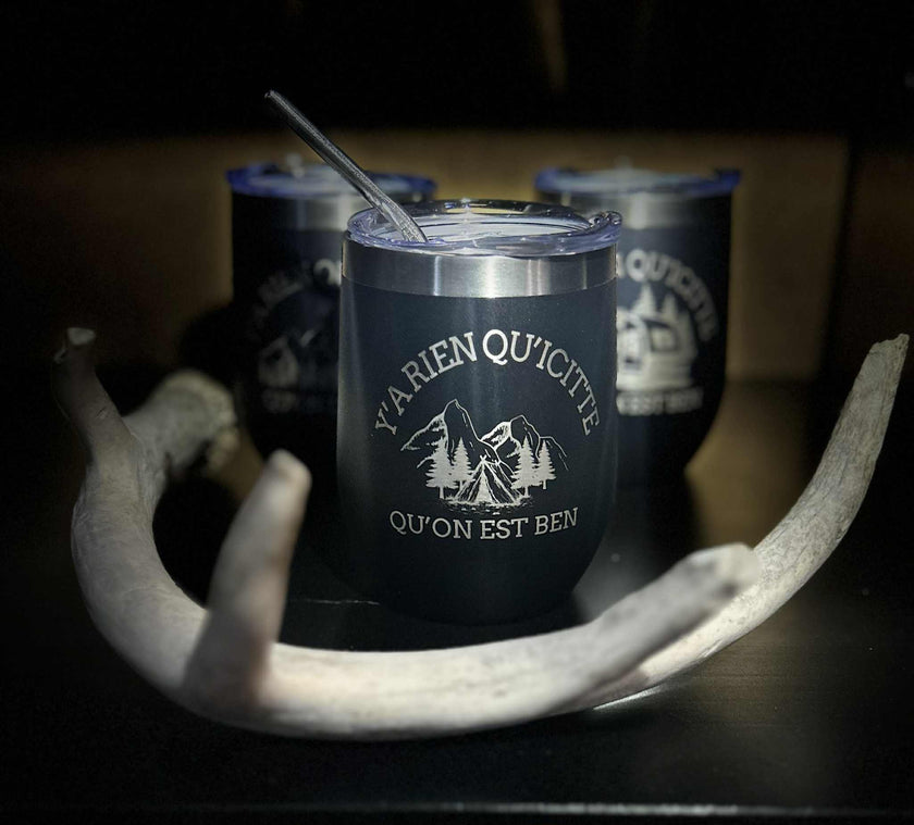 Tasse isolée gravé au laser 